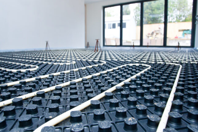 Electric underfloor heating installation